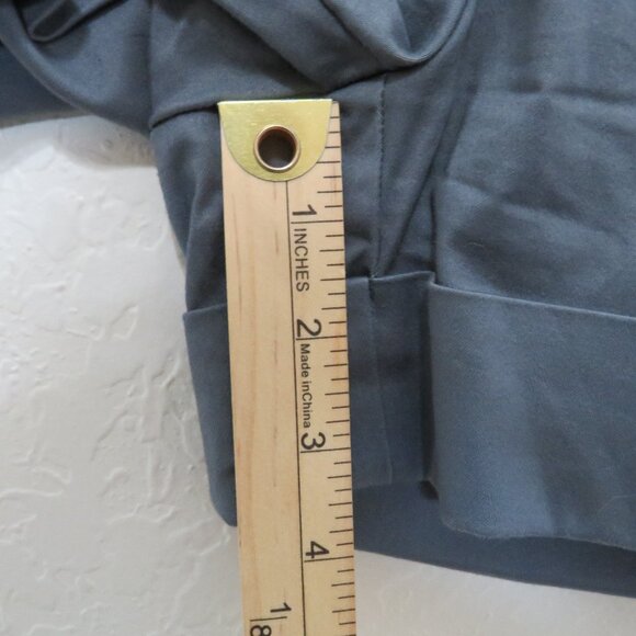 New York & Company* Women's 2" Belt Loop Multipocketed Gray Chino Shorts~ Size 2 - Picture 7 of 10